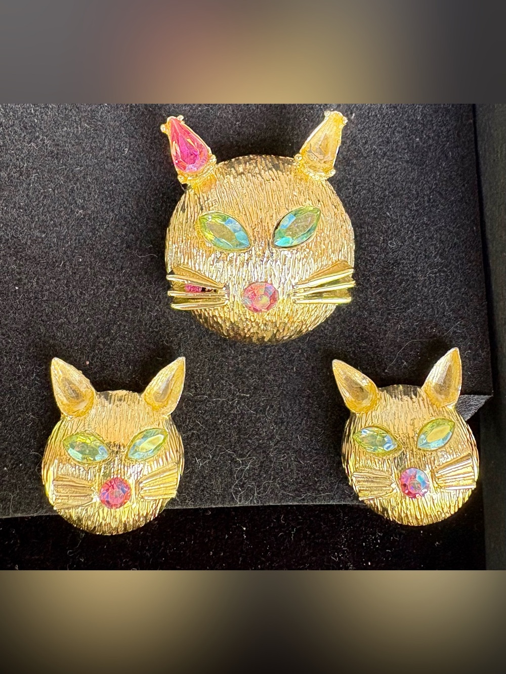 Vintage DOODS rhinestone cat earrings and brooch